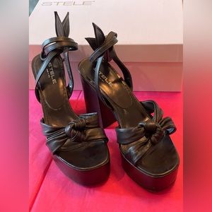 STELE Black Leather Heels / 37